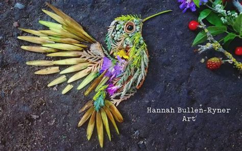 Seniman Ini Ciptakan Karya Seni Dari Ranting Hingga Kelopak Bunga