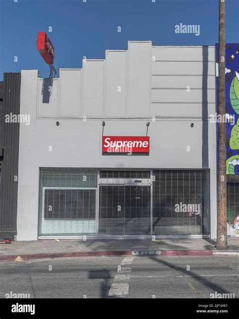 Los Angeles Ca Usa June 27 2022 Exterior Of Supreme Apparel Store