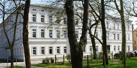 Unsere pflegekräfte werden in ihrer arbeit durch ehrenamtliche helferinnen und helfer aus der. Altenpflegeheim Maria-Heyde-Haus - Herrnhuter Diakonie