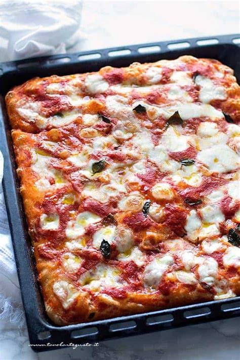 Pizza In Teglia Ricetta Semplice E Soffice Tutti I Segreti