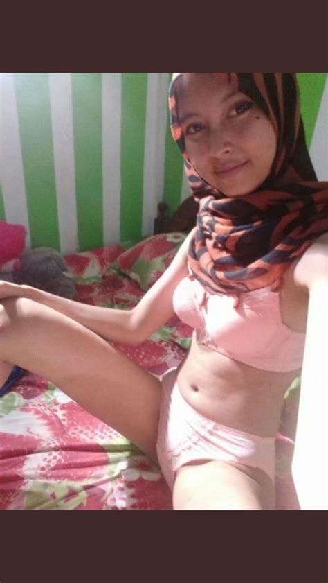 Cutenakedchinese Emilia Hijab Bugil