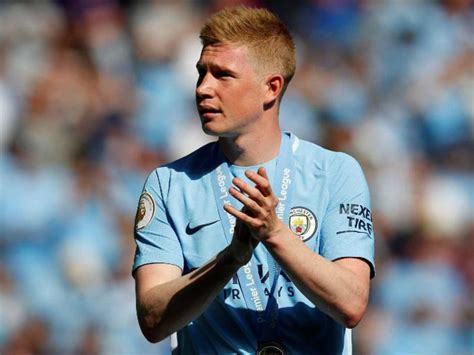 The midfielder was in tears as he left the pitch having clashed heads with chelsea's antonio rudiger. Kevin De Bruyne verrast zijn vrouw Michèle: "Echt een ...