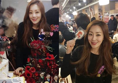 어떤 날에는 진한 화장에 노래를 흥얼거리며. '스카이캐슬 20회' 오나라, 드라마 마지막회 끝나도 찐찐 언니 ...