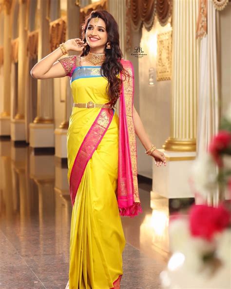 Saree Dress Sari Saree Wearing Bridal Blouse Designs Head Piece Indian Designer Wear Saree
