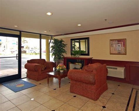 The tropicana inn & suites is ideally located adjacent the pedestrian walkway to the disney® resort and only a 5 minute walk to the main entrance into disneyland® and disney california adventure® park. Comfort Inn and Suites Long Beach Lobby http://www ...