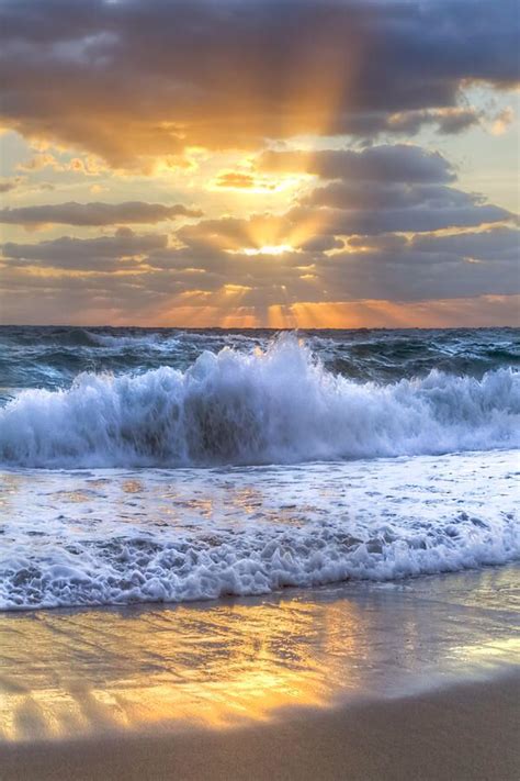 Sunrise At Delray Beach On De East Coast Of South Florida Usa Sunset