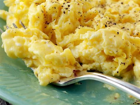 Martha Stewarts Trick For Scrambled Eggs Scrambled Eggs Recipe Best