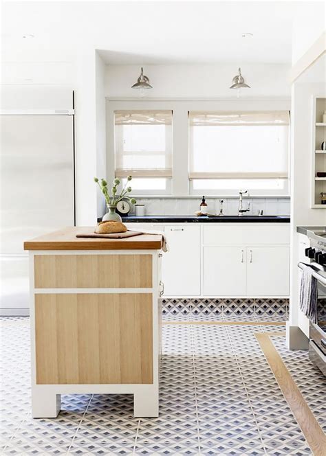 10 Out Of 10 Designers Will Want To Tile Their Kitchen Like This
