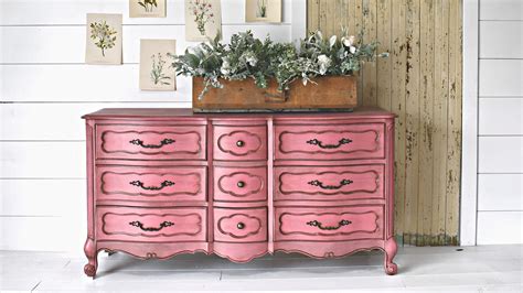 What Is Milk Paint How To Use This Chalk Paint Alternative Livingetc
