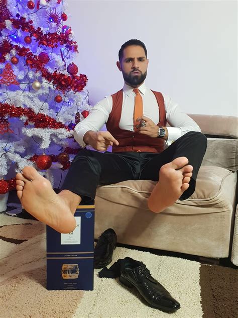 Homofox — Master Caramel Bare Men Male Feet Barefoot Men