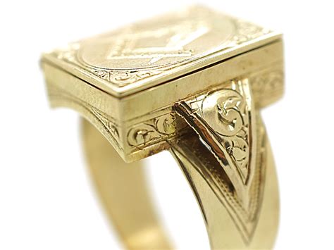 Victorian 18ct Gold Masonic Ring With Opening Compartment 304n The