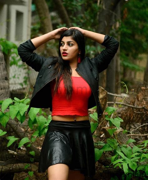Yashika Anand Sexy Photoshoot Hottest Navel Showcleavage Pictures