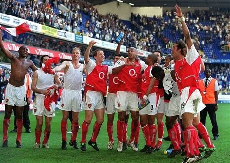 The Arsenal Players Celebrate Winning The League Print 49903