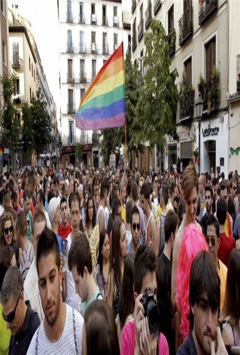 el desfile del orgullo gay deja cortes de tráfico en todo el centro de madrid capital 20minutos es