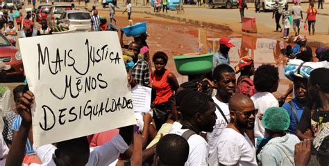 Angolanos Marcham Pelo Acesso à Justiça E Exigem Fim Da Corrupção Ver Angola Diariamente O
