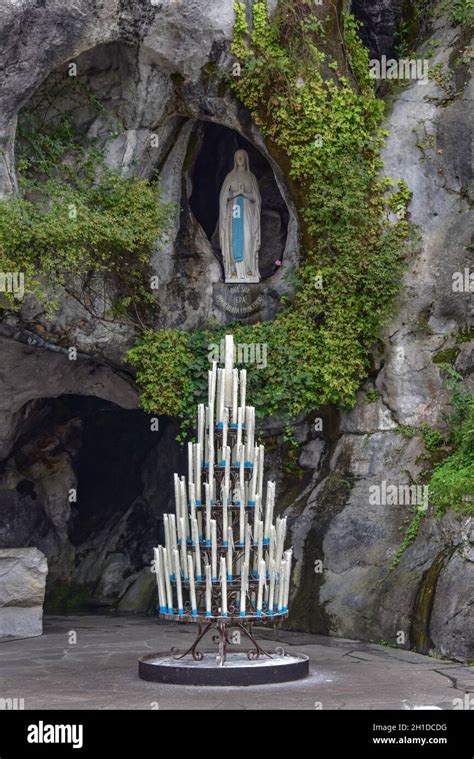 Lourdes France 9 Oct 2021 Statue Of The Virgin Mary Within The