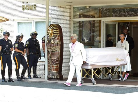Bobbi Kristina Brown Buried Next To Whitney Houston In New Jersey Abc