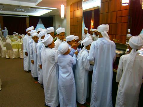 95% of people who visit jerantut include hotel darul makmur in their plan. Madrasah Al Fatihah: Sumbangan Berbuka Puasa Di "Hotel ...