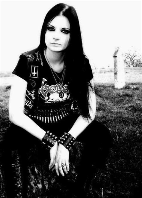 Pin By Marija Nyctophilia On My One True Love Black Metal Girl Metalhead Fashion Metal Girl