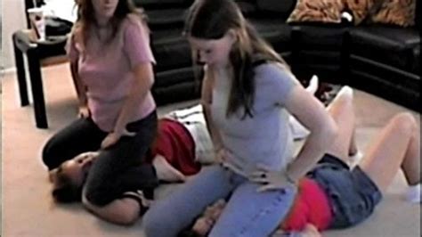 159 Four Girl Schoolgirlpin Fighting Session At Home Catfight Sgpin By Frank