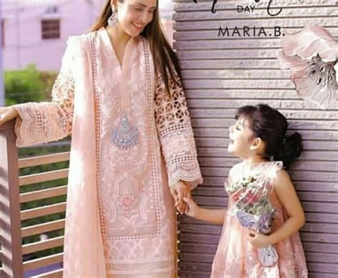 Awesome Photoshoot Of Ayeza Khan With Her Daughter Hoorain Daily