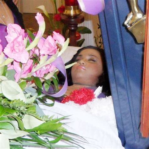 29 photos of celebrities in their coffins. Monica Mapile in her open casket during her funeral. | 死後の写真, 死後, 写真