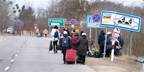 Cyberattack On Ukrainian Border Control Slows Refugee Crossing Cybernews