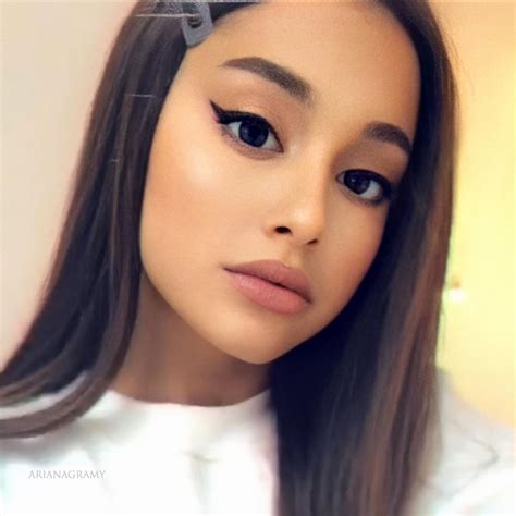 Ariana Grande Fan Page On Instagram “queen Of Selfies 👑 Agree Or