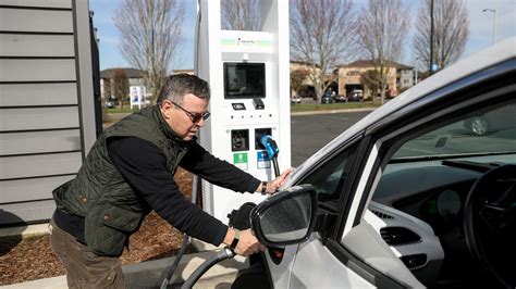 As Gas Prices Soar Oregon Will Give You 7500 To Buy An Electric Car
