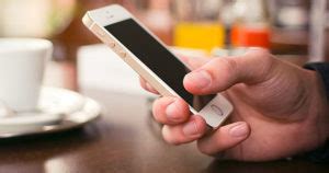 スマホの持ち方によって小指が変形する『テキストサム損傷 ...