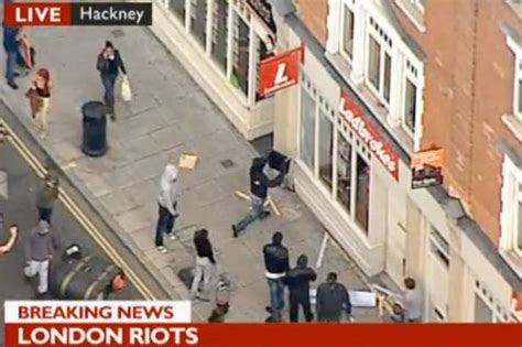 London Riots Hackney And Lewisham Come Under Attack Mirror Online