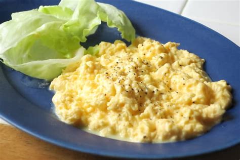 How To Make Fluffy Scrambled Eggs Like Hotel Breakfast Easy Recipe