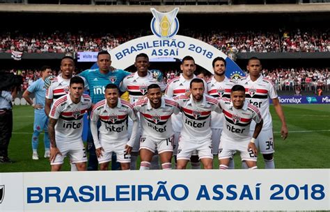 Bolsonaro e trump em ofensiva contra a democracia. São Paulo x Vasco da Gama - SPFC