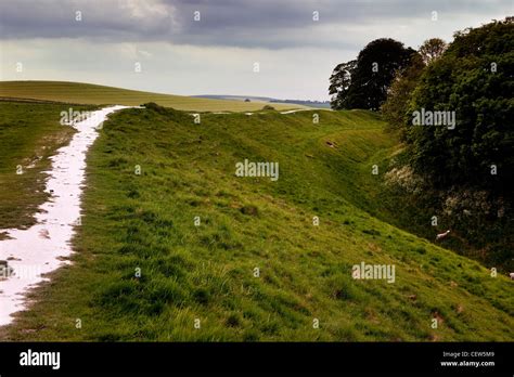 The Ridgway Crossing The Avebury Ring The Oldest Stone Ring In Britain
