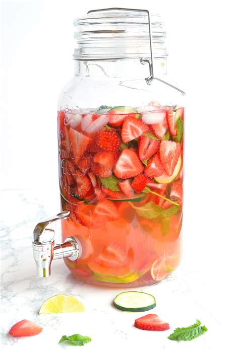 Strawberry Detox Water Recipe With Images Strawberry