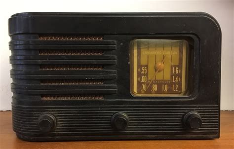 1698 Queen Antiques Vintage Bakelite Radios