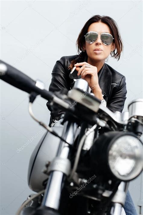 HOT – Female Riders Smoking – The CigarMonkeys