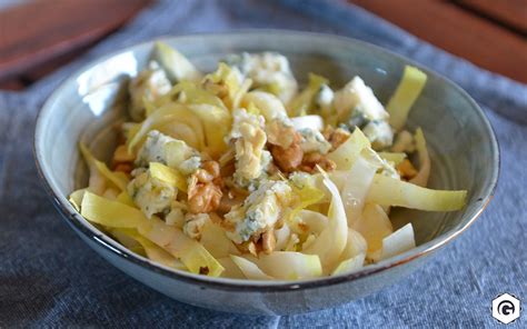 Salade D Endives Aux Noix Et La Fourme D Ambert Recettes Gastronomico