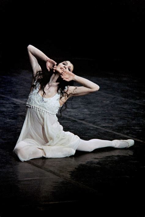 I respectfully disagree with the reviewer who preferred fracci's first act to her second act. Image result for carla fracci | Ballet photos, Ballet art ...