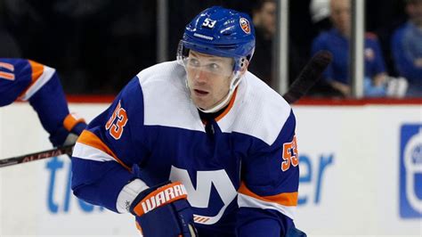Islanders Center Casey Cizikas Will Miss Up To Four Weeks With Leg Laceration