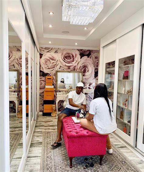 Kairo is the apple of zinhle's eyes, and the two can be seen on instagram in fashionable attire, singing to her. Dj Zinhle Instagram : Watch Dj Zinhle Talks Supa Mega ...