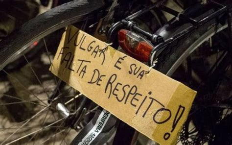 Ciclistas Pedalam Nus Em S O Paulo Em Protesto Contra Mortes No Tr Nsito