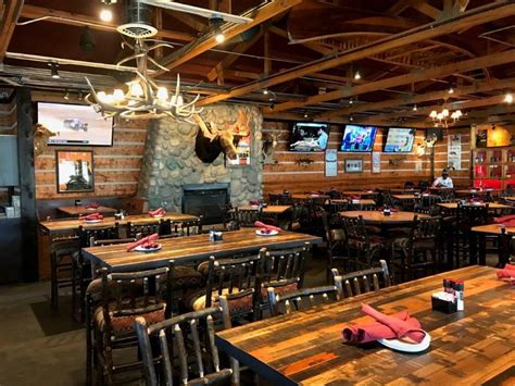 Twin Peaks Raises The Bar On Franchise Opportunities Restaurant Magazine