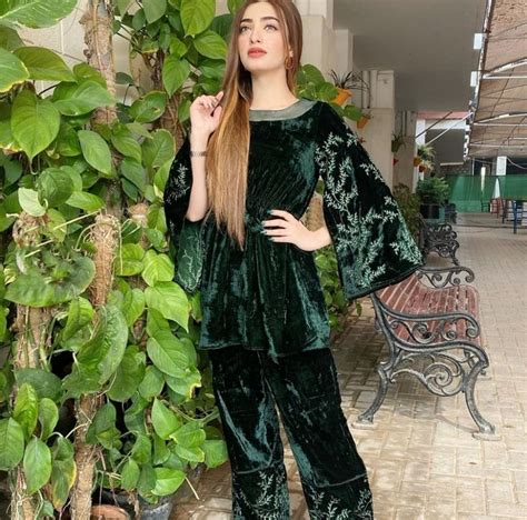Nawal Saeed💚💚💚 Simple Pakistani Dresses Velvet Dress Designs Simple