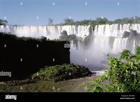 Iguazu Falls Argentina Brazil Border Stock Photo Alamy