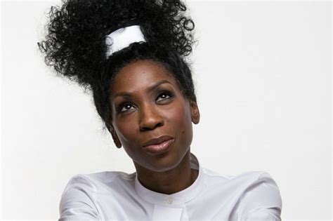 Heather small — proud(на крыше роддома) 04:29. Heather Small from M People is coming to Hull City Hall - Hull Live