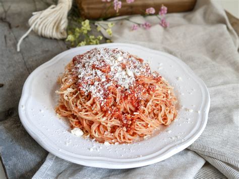 8 cl di panna da cucina. Maccheroncini di Campofilone al ragù tradizionale ...