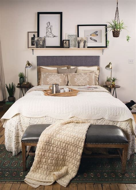 Get ready to step outside of your comfort zone with these brilliant bedroom decorating ideas that'll help you pull off your makeover once and for all. The 25+ best Shelf above bed ideas on Pinterest | Bedroom ...