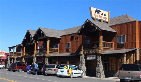 Three Bear Lodge And Restaurant Yellowstone Country Montana