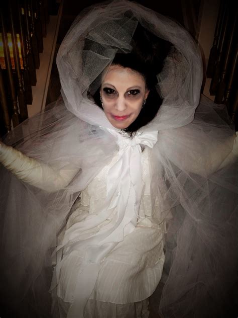 Last Minute Women S Diy Victorian Ghost Costume Renee Romeo